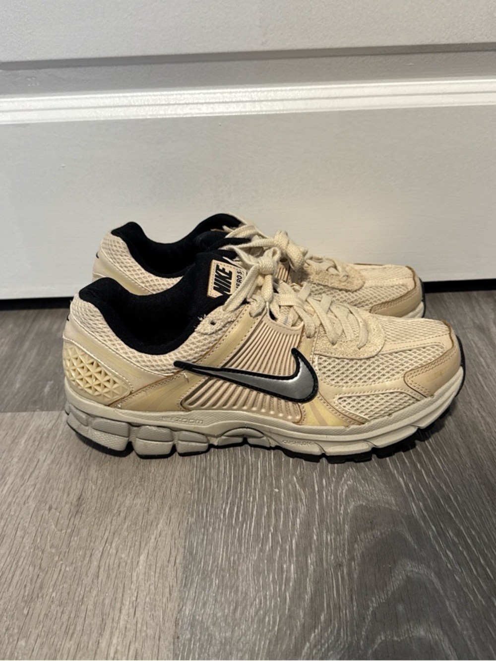 Nike Vomero 5 Beige and Black Mesh Trainer Sneakers